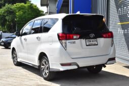 
										Toyota Innova 2.8 Crysta full									