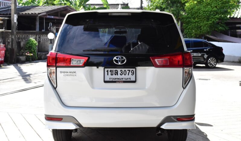 
								Toyota Innova 2.8 Crysta full									