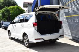 
										Toyota Innova 2.8 Crysta full									