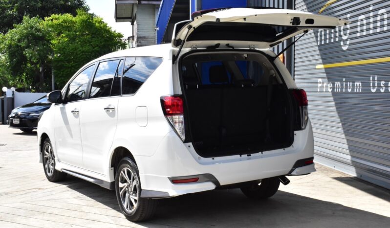 
								Toyota Innova 2.8 Crysta full									