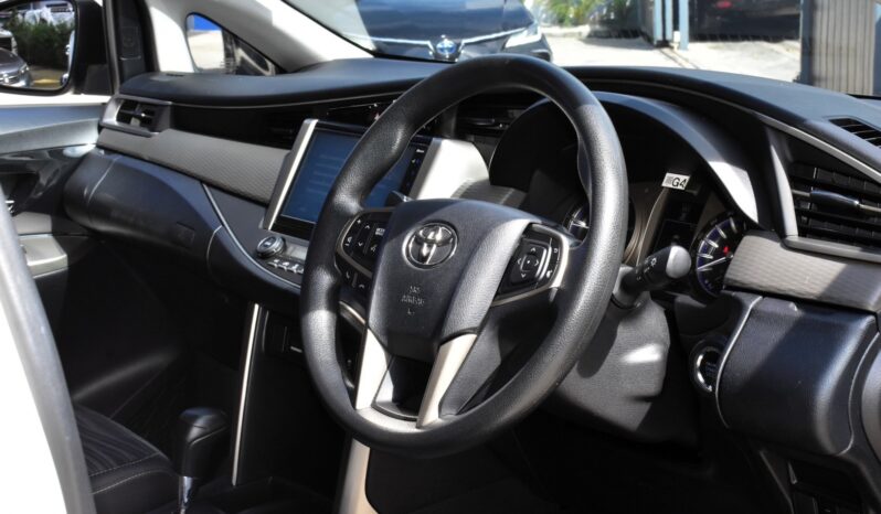 
								Toyota Innova 2.8 Crysta full									