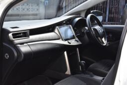 
										Toyota Innova 2.8 Crysta full									