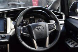 
										Toyota Innova 2.8 Crysta full									