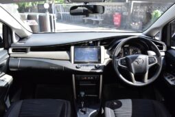 
										Toyota Innova 2.8 Crysta full									