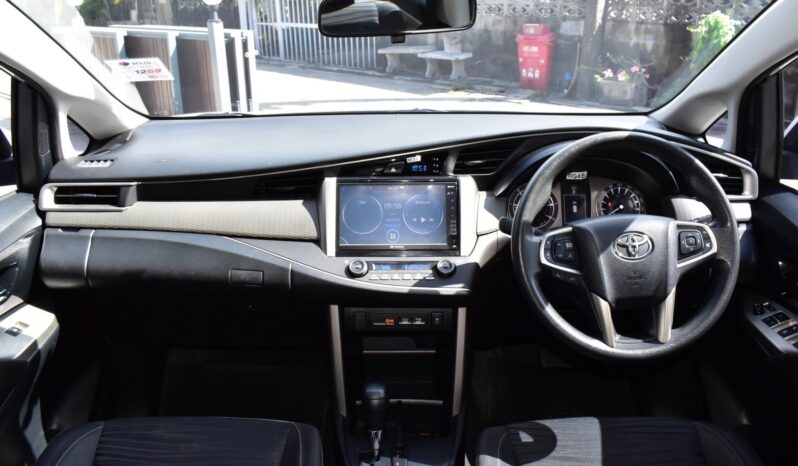 
								Toyota Innova 2.8 Crysta full									