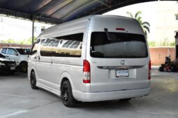 
										Toyota Cammuter 3.0 Auto 2015 full									