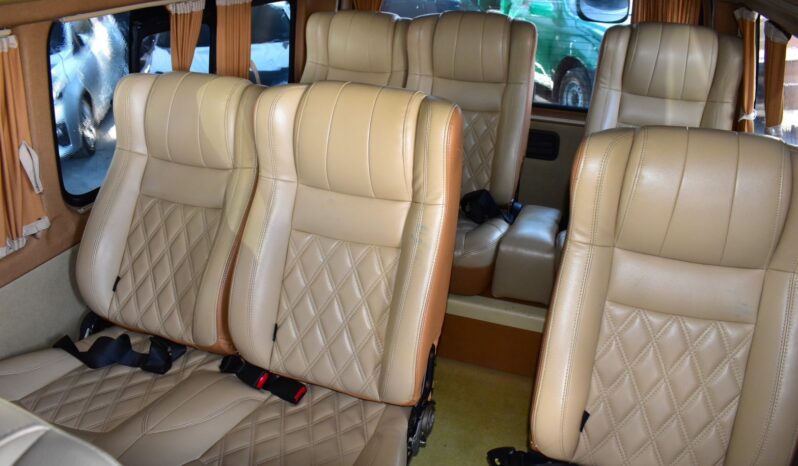 
								Toyota Cammuter 3.0 Auto 2015 full									