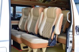 
										Toyota Cammuter 3.0 Auto 2015 full									