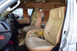 
										Toyota Cammuter 3.0 Auto 2015 full									