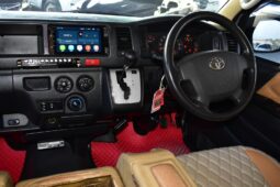 
										Toyota Cammuter 3.0 Auto 2015 full									