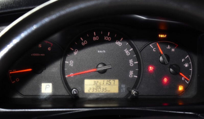 
								Toyota Cammuter 3.0 Auto 2015 full									