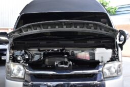 
										Toyota Cammuter 3.0 Auto 2015 full									