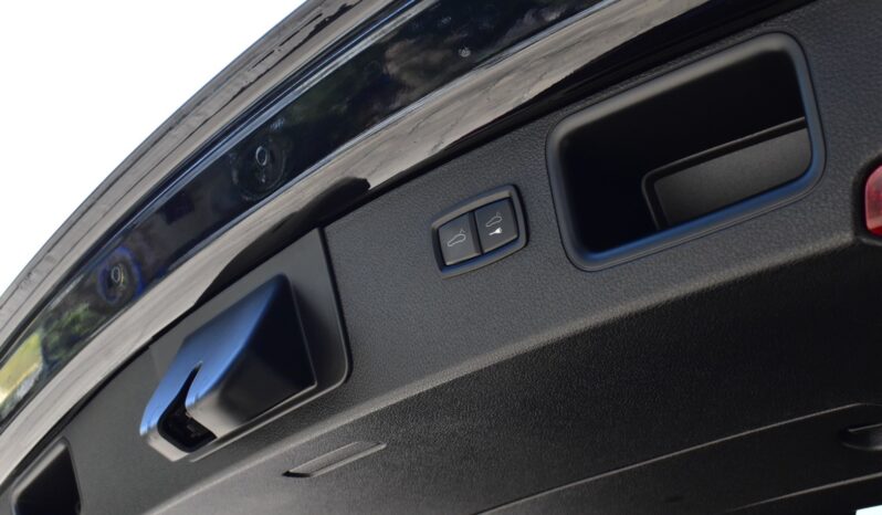 
								Porsche Macan 2.0 PDK Black 2022 full									