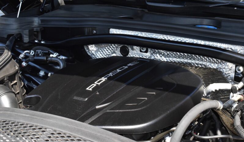 
								Porsche Macan 2.0 PDK Black 2022 full									