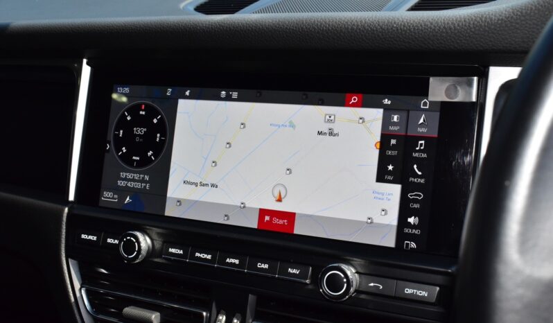 
								Porsche Macan 2.0 PDK Black 2022 full									