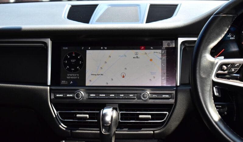 
								Porsche Macan 2.0 PDK Black 2022 full									