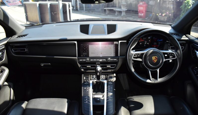 
								Porsche Macan 2.0 PDK Black 2022 full									