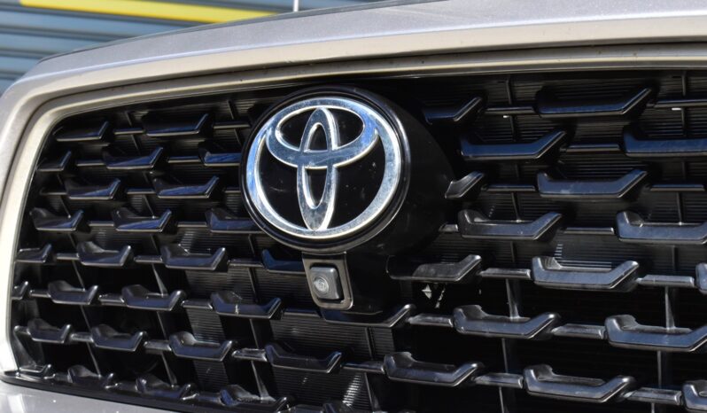 
								Toyota Yaris Cross 1.5 HEV Premium Luxury 2023 full									