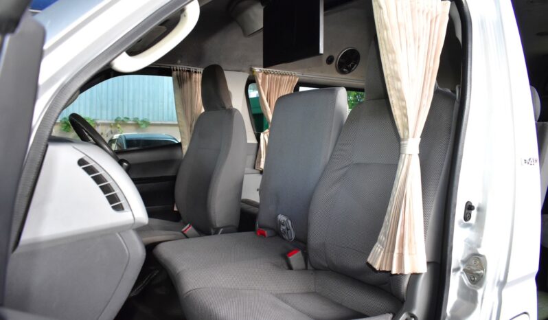 
								Toyota Commuter 2.5 cc 2006 full									