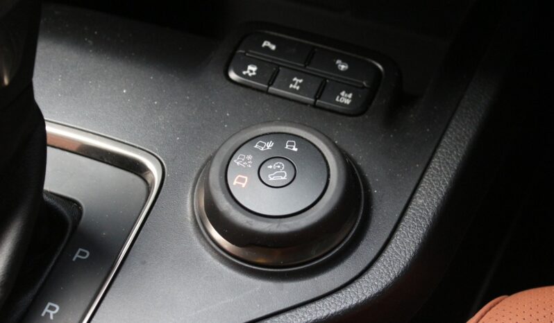 
								Ford Everest 2.0 Turbo Titanium+ 2021 full									