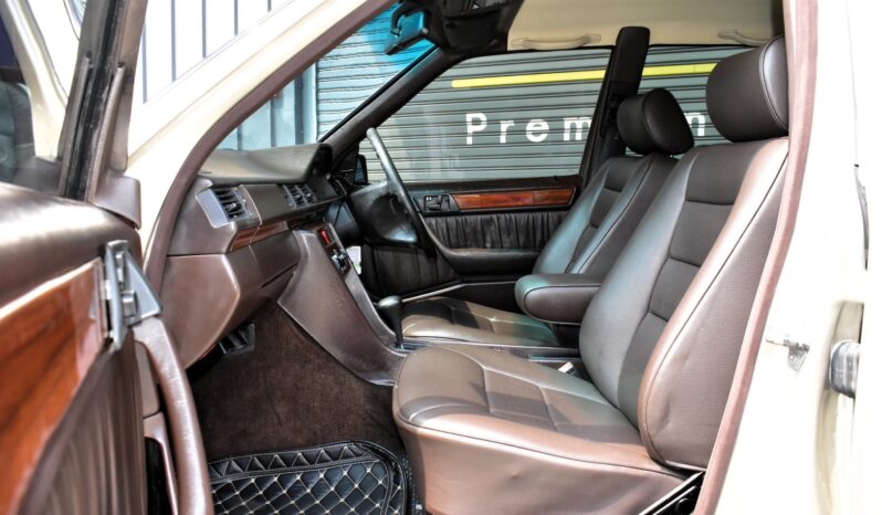 
								Mercedes Benz 300E(W124) 1993 full									