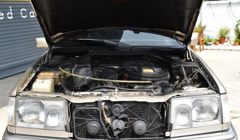 
								Mercedes Benz 300E(W124) 1993 full									