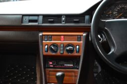 
										Mercedes Benz 300E(W124) 1993 full									