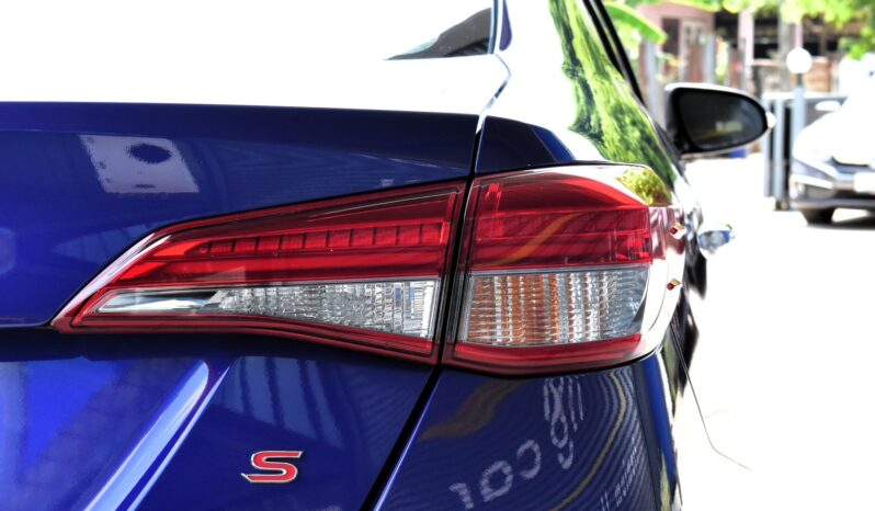 
								Toyota Yaris ATIV S 2019 full									