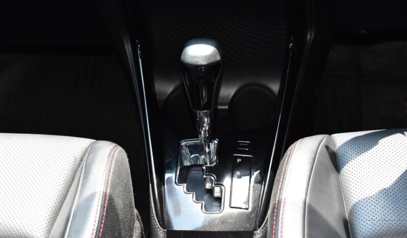 
								Toyota Yaris ATIV S 2019 full									