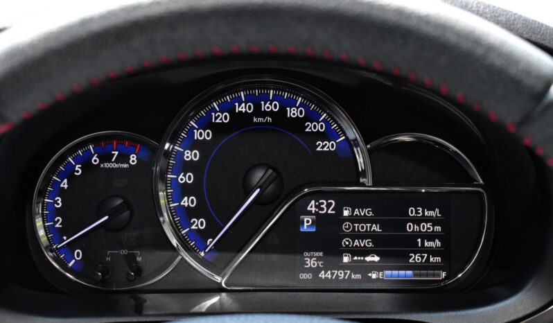 
								Toyota Yaris ATIV S 2019 full									