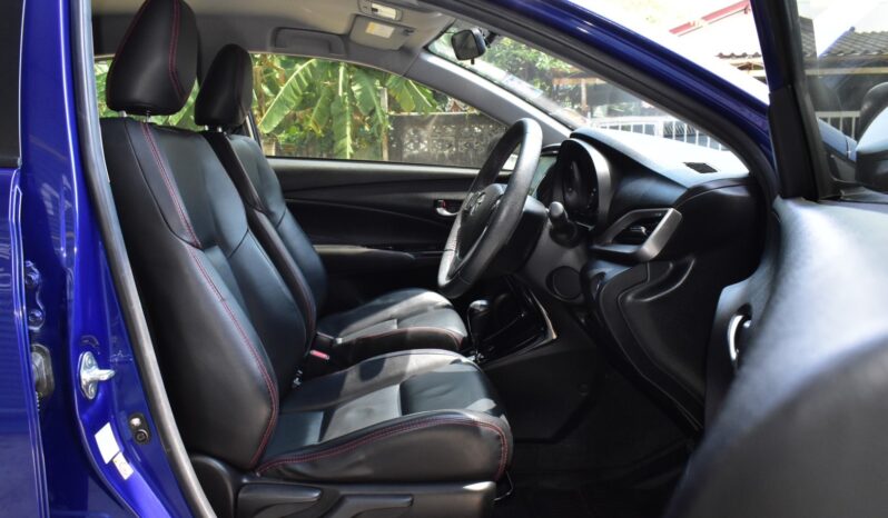 
								Toyota Yaris ATIV S 2019 full									
