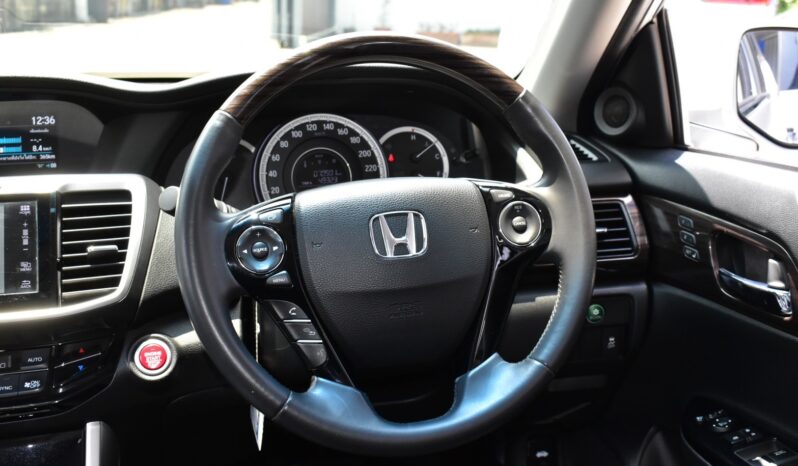 
								Honda Accord 2.0EL Navi 2017 full									
