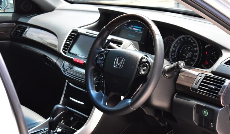 
								Honda Accord 2.0EL Navi 2017 full									