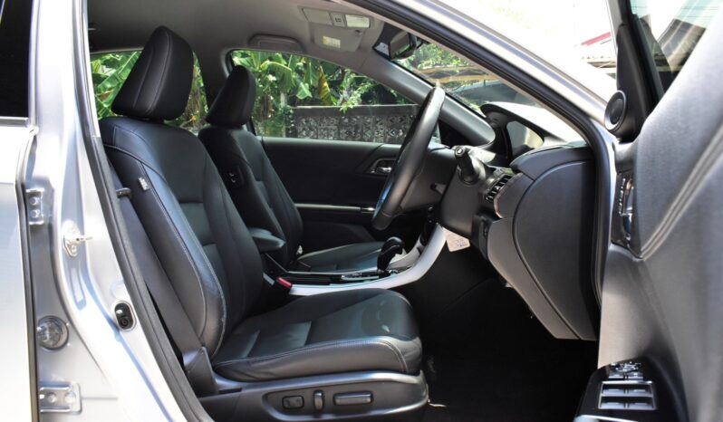 
								Honda Accord 2.0EL Navi 2017 full									