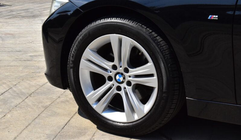 
								BMW 320d Sport (F30) 2014 full									