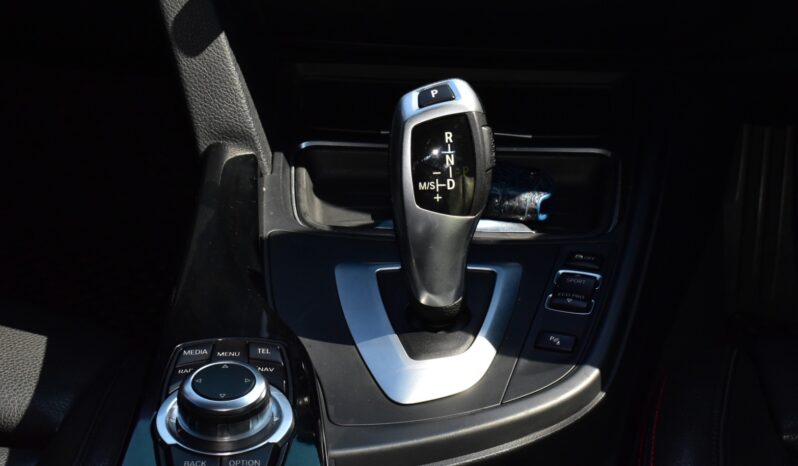 
								BMW 320d Sport (F30) 2014 full									