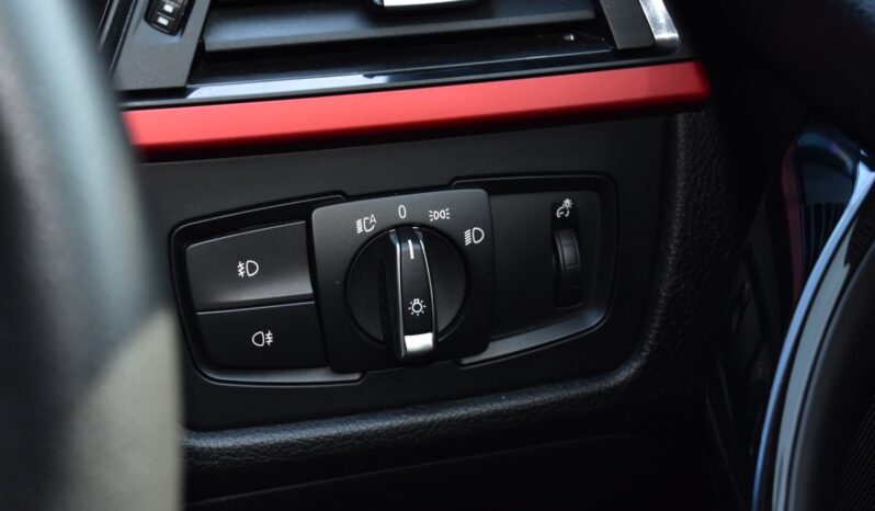 
								BMW 320d Sport (F30) 2014 full									