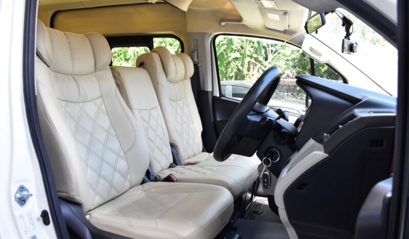
								TOYOTA COMMUTER 2.8 AT 2021 full									