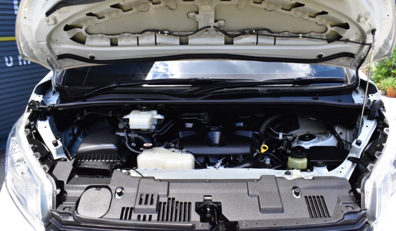 
								TOYOTA COMMUTER 2.8 AT 2021 full									