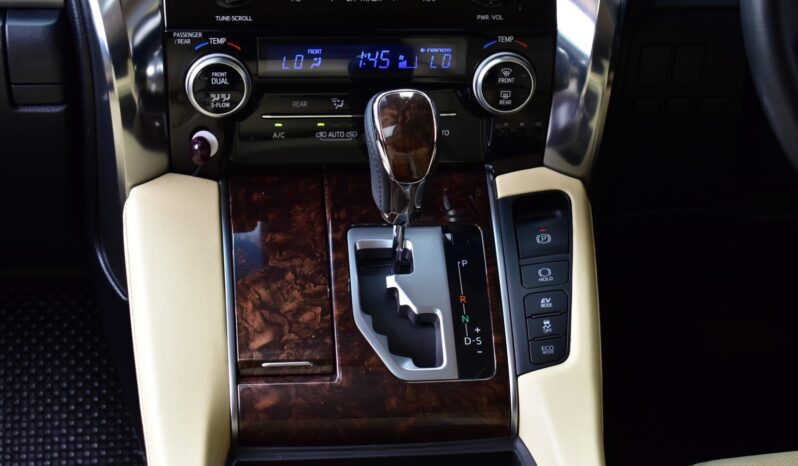 
								Toyota Alphard Hybrid ปี 2021 full									