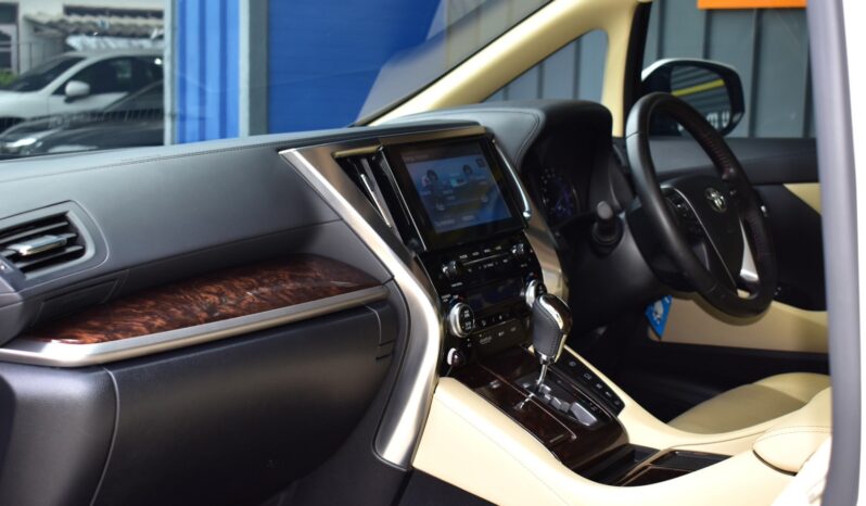 
								Toyota Alphard Hybrid ปี 2021 full									